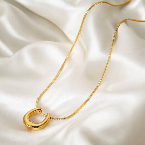 Anti Tarnish Geometric Shaped Pendant For Women